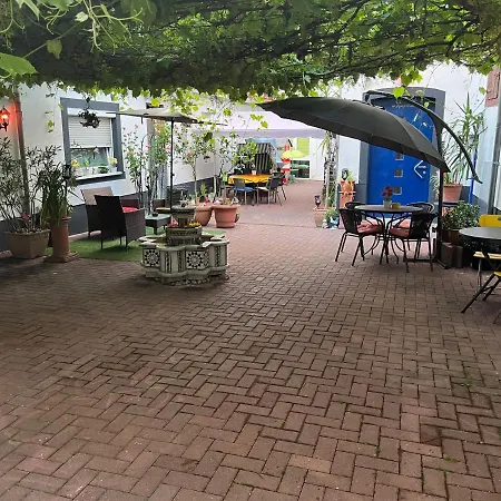 Sam * Ludwigshafen am Rhein